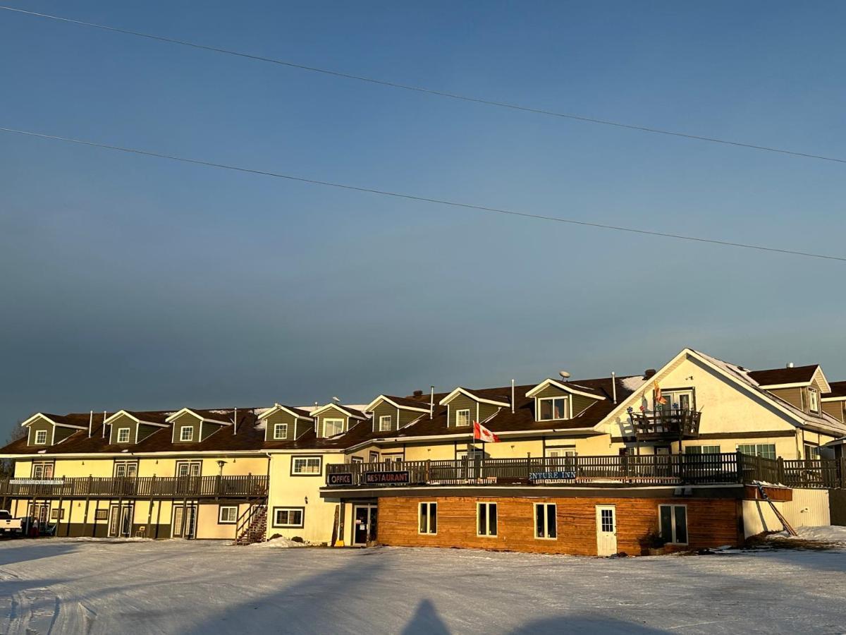 North Adventure Inn Cochrane Экстерьер фото