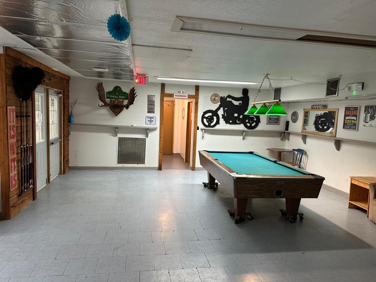 North Adventure Inn Cochrane Экстерьер фото