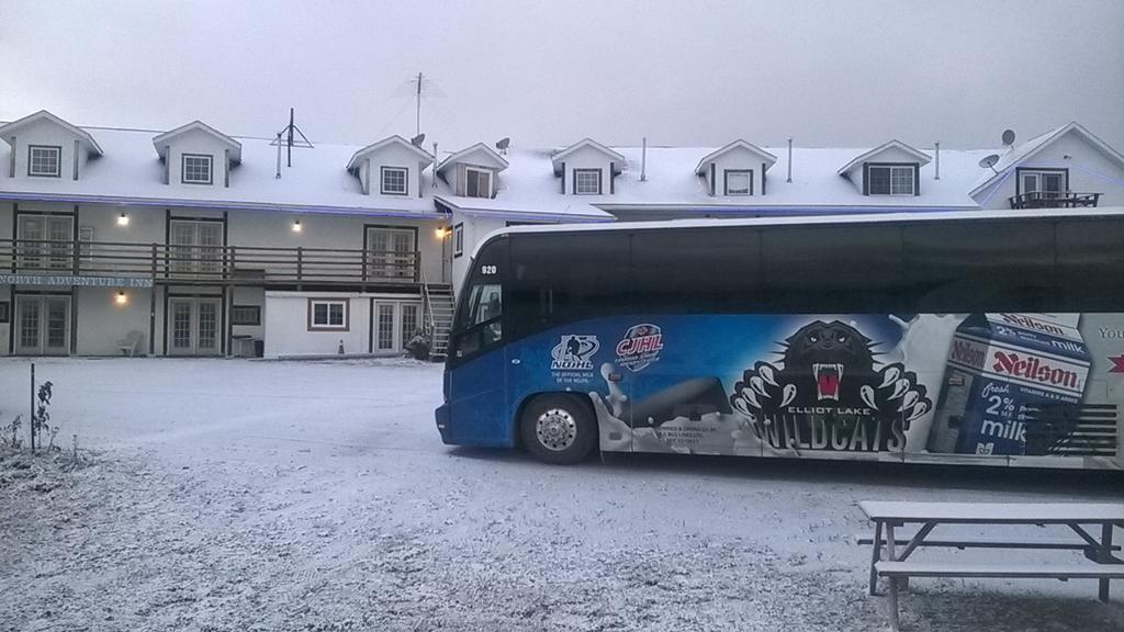 North Adventure Inn Cochrane Экстерьер фото