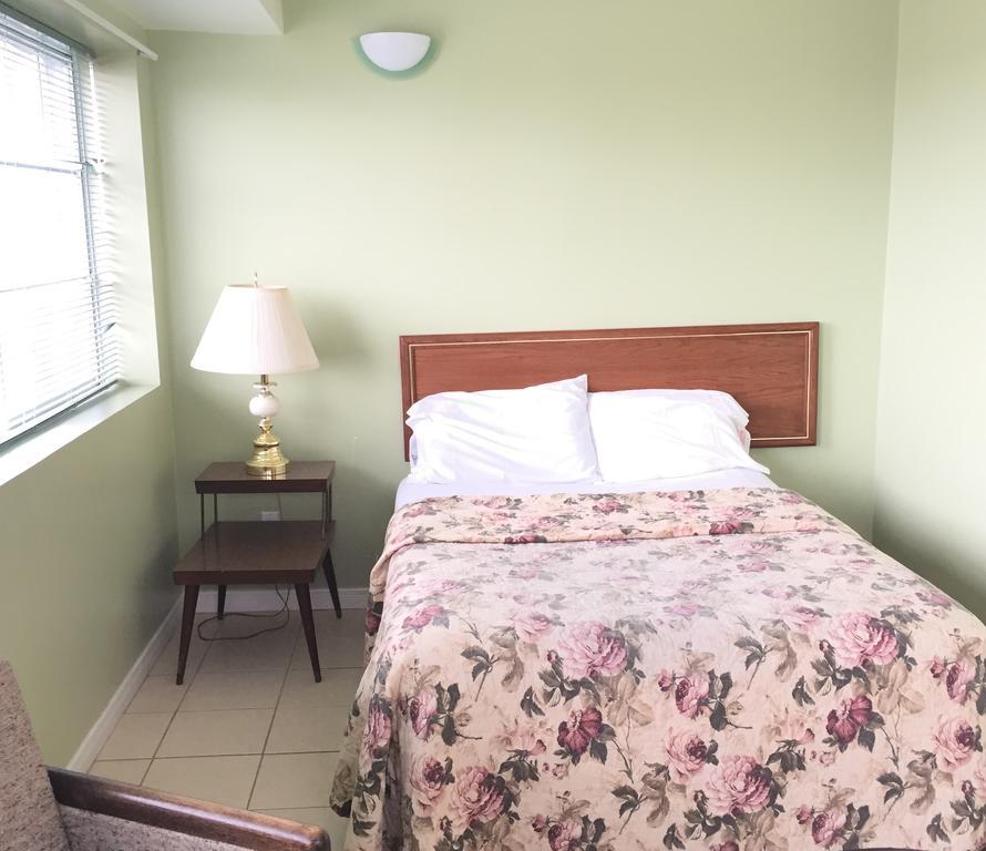 North Adventure Inn Cochrane Экстерьер фото
