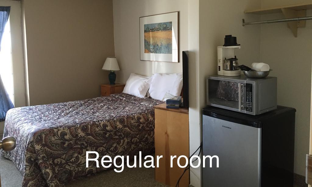 North Adventure Inn Cochrane Экстерьер фото